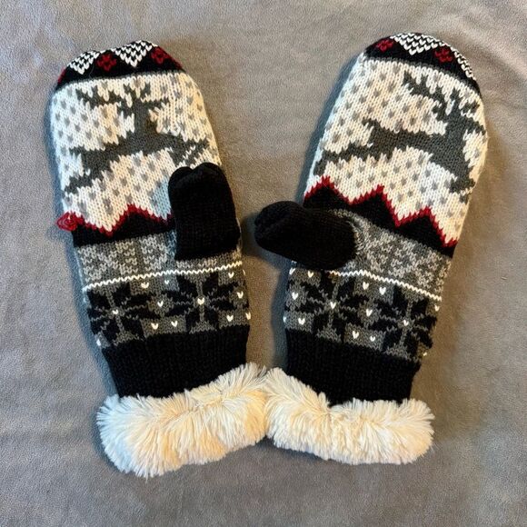 Women’s Winter Trapper Hat, Scarf, and Mittens Set | Nordic Print | Fair Isle - Picture 4 of 8